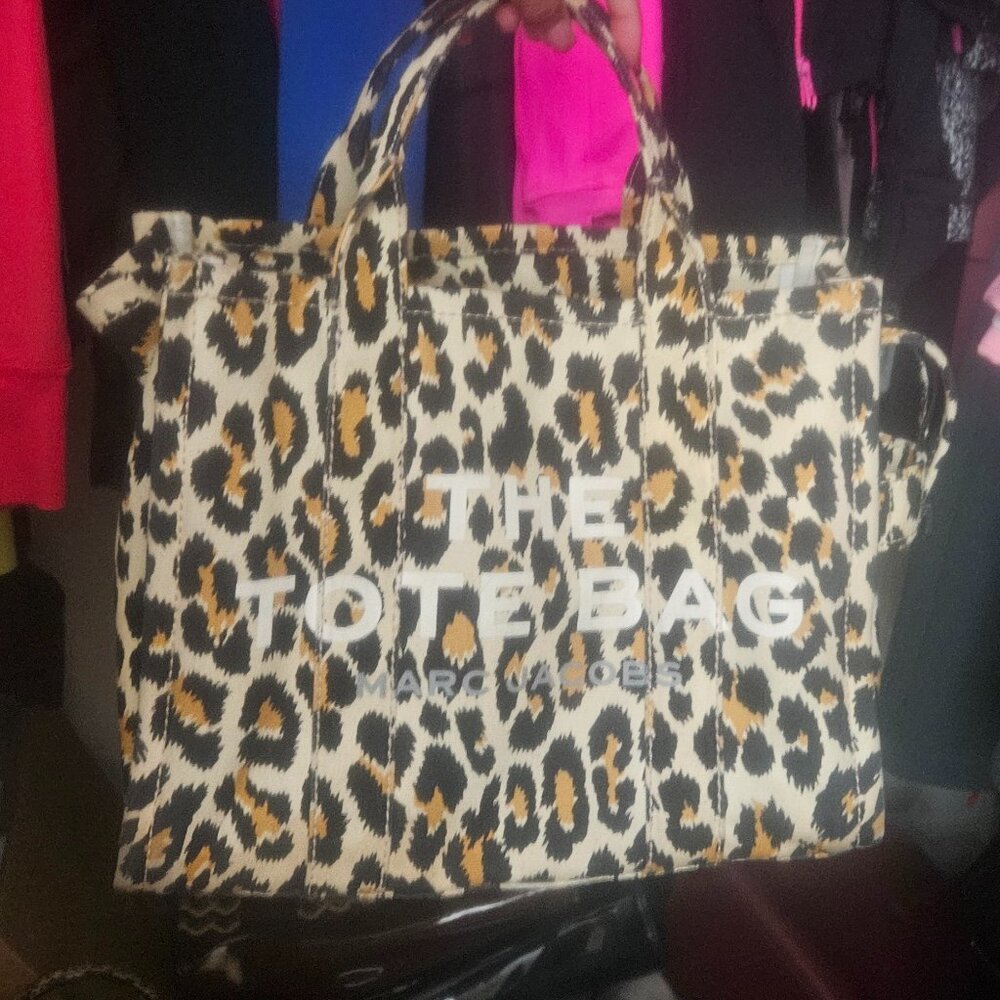 Marc jacobs leopard print EUC